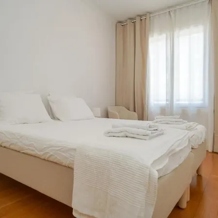 Places - Areeiro Apartman *