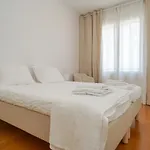 Places - Areeiro Apartmán *